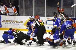 Capitals Leeuwarden mist na knokpartij twee spelers in play-offs eredivisie ijshockey