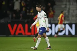 LIVE | PSV komt snel op gelijke hoogte: De Jong kopt piekfijne voorzet binnen tegen Go Ahead Eagles