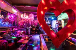 Eerste avond nieuw Regenboogcafé in Leeuwarden: ‘Boven verwachting, super!’