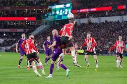 LIVE | Op drie plaatsen gewijzigd PSV krijgt gelijk kans om revanche te nemen op Go Ahead Eagles, bekijk hier de basiself