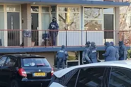 Na tip van FBI vindt politie IS-beelden op telefoon Mustafa (20), hij is zich van geen kwaad bewust