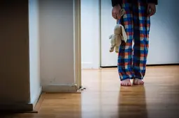 Jonge kinderen in gezinshuis in Noord-Nederland gebeten door honden en gedwongen tot kinderarbeid
