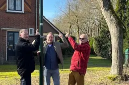 Volgens Google Maps staat Sonse feesttent in iemands voortuin, dus wijst buurtvereniging Gehurterbij met carnaval de weg