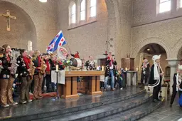Carnaval maakt van Brabants Berlicum een hossend stukje Friesland: tijdens mis daverde Friese volkslied door de kerk