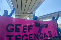 Activisten blokkeren voor vijfde keer in korte tijd goederenspoor Rotterdam