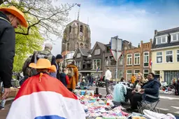 Vrijmarkten, optocht en optredens: wat is er op Koningsdag te doen in Friesland?