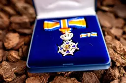 Dit zijn de Friezen die dit jaar een koninklijke onderscheiding kregen tijdens de traditionele lintjesregen