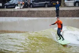 Rif10 verwelkomt ervaren én onervaren surfers bij tweede editie van Rotterdam Surf Open