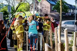 Jong meisje vast in voetbalgoal bij basisschool Tilburg