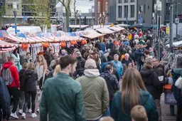 Slingermarkt, kindervrijmarkt en kasteeltuin: zo viert Helmond Koningsdag voor jong en oud