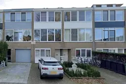 Dit spiegelpaleis in Ommoord is de droom van elke ijdeltuit