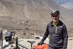 'Mijn vader is op alle punten vrijgesproken': Paul (65) fietste per ongeluk India binnen en belandde in de cel, nu komt hij vrij