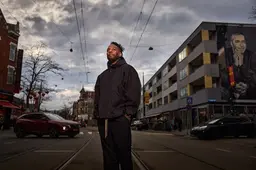Rapper Winne brengt ode aan doodgeschoten hartsvriend: ‘Soms denk ik, het was een boze droom’