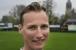 Zoektocht naar perfectie; de bal die prachtig uit de hand rolt, geeft kaatser Tjisse Steenstra nog altijd een kick