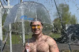 Wat doen onderzoekers van Wetsus in Leeuwarden met die grote douche in hun vijver?