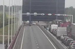Haringvlietbrug voor derde keer in anderhalve week tijd in storing