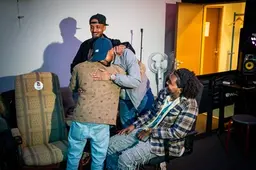 Samuel vluchtte uit Eritrea en helpt nu andere nieuwkomers: ‘Dankzij hem kon ik voor mezelf beginnen’