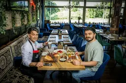 Hier maken ze kebabspiesen van 1,5 meter (en lekker ook)