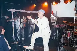 Maarten treedt op in Rotown, maar er zijn maar ‘twee kaartjes’ verkocht: ‘Wilde meest zielige video maken’