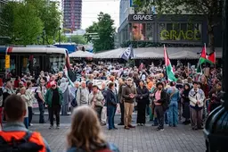Actievoerders blokkeerden trambaan op de Coolsingel: protest verplaatst richting Erasmusbrug