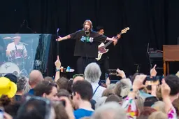 Anouk rockt erop los tijdens het IDDF in Schiedam