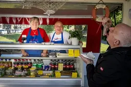 Al 110 jaar een begrip, maar opvolger is er niet voor viskar Toon Hoek: ‘Kleinkinderen lusten niet eens haring’