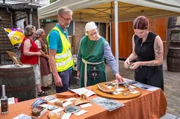 Archeologiedag in Schiedam levert geen nieuwe vondsten op: ‘Er zijn wel veel scherven gevonden’