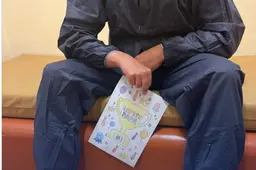 Kindje brengt tekening naar cellencomplex, waar vader vastzit: ‘Voor papa. De liefste’