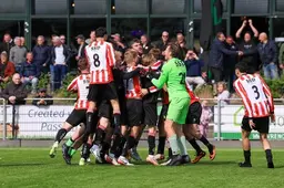 Rode kaarten, promotiefeestjes en een standbeeld: lees hier alles over het amateurvoetbal