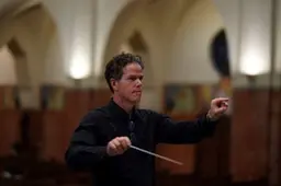Vivace toont lef op eerste concert met nieuwe dirigent: ‘Leden kozen zelf niet de gemakkelijkste weg’