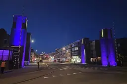 Oranjebrug in Schiedam heeft nieuwe verlichting