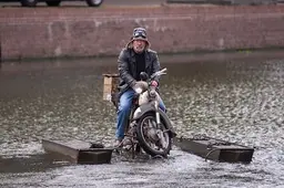 Brommer op Zee komt tot leven: spring achterop en vaar over de Schie