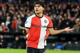 Feyenoord-spits (19) deelt vuistslag uit aan tegenstander tijdens jeugdtoernooi
