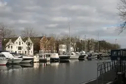 Van haring tot gezonken zwembad: verrassende wandelroute onthult Vlaardingens grootste watergeheimen