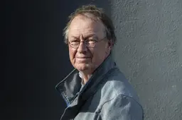 Dichter Lévi Weemoedt is humoristischer in onschuldiger onderwerpen dan politieke | ★★★☆☆