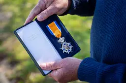 Koninklijke onderscheiding voor Gosse (76) uit De Westereen