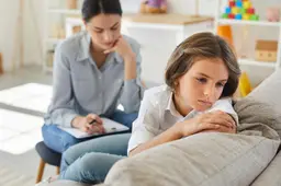 Tien jaar gedecentraliseerde jeugdzorg is fiasco: kosten meer dan verdubbeld, wachtlijsten voor kinderen met complexe problemen | LC commentaar