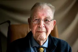 Gastvrije theaterdirecteur Roel Oostra (104) maakte De Lawei in Drachten groot