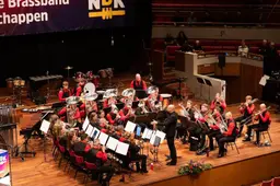 Friese zegetocht in Utrecht: Bazuin Oenkerk grijpt macht op Nederlandse Brassband Kampioenschappen