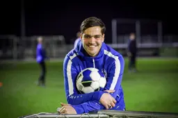 Siemon Boersma (22) verloor 25 kilo en scoort nu aan de lopende band voor Balk: ‘Ik haw folle mear enerzjy’