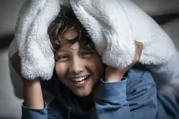 Desten (11) uit Groningen speelt Dolfje Weerwolfje. ‘Ik leerde mijn tekst op het strand en in het vliegtuig’