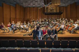 Jubilerende Kast: plaat en concert met Noord Nederlands Orkest. ‘Wy woene ússels traktearje’