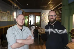 Gosse (32) en Dennis (34) openen bistro in historisch pand in Leeuwarden: ‘Dit moest het gewoon worden’