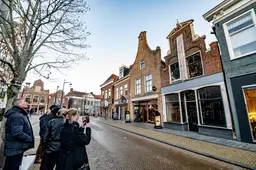 Verwaarloosd, maar niet verloren: Raadhuisplein 8 in Franeker wint Mispelprijs