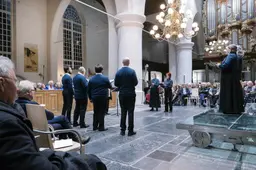 Nederlands Kamerkoor zwerft door de ruimte, met verrukkelijke verrassingseffecten | ★★★★★