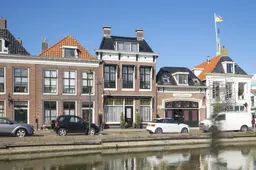 Dit huis in Makkum staat nu zonder de Mona Lisa te koop: ‘Nee, die muur is gewoon weer wit’