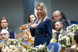 In de Tweede Kamer klonk de Friese taal vier keer: ‘Sa wier helpe my God Almachtich’