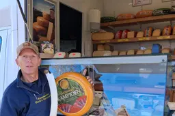 Durks Versmarkt stopt na dertig jaar met deur tot deurverkoop in Heeg