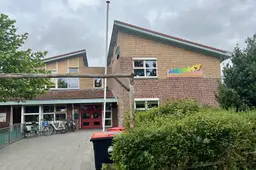 Terschelling schuttert met vergeten schoonmaakfacturen voor openbare scholen. ‘Er zijn stommiteiten begaan, dat geven we ruiterlijk toe’