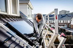 Vattenfall laat particulier betalen voor stroom van zijn zonnepanelen, maar dat mag niet zomaar